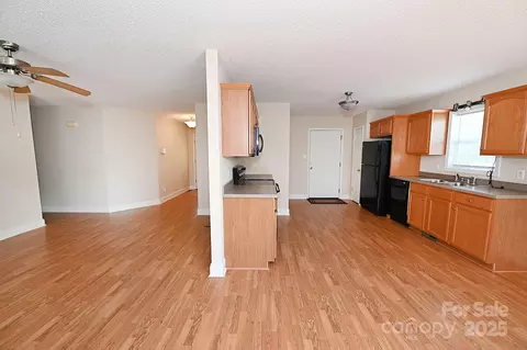 202 Pine Meadows St, Hickory, NC 28601 photo 14