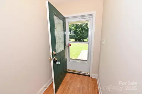 202 Pine Meadows St, Hickory, NC 28601 photo 4