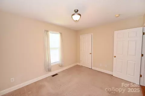 202 Pine Meadows St, Hickory, NC 28601 photo 28