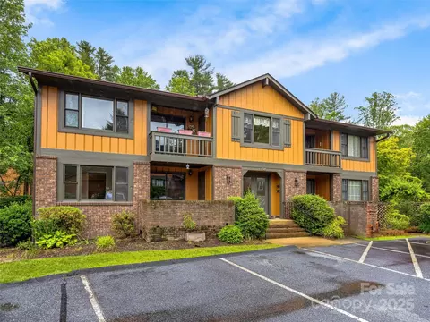 1745 Haywood Manor A Rd #A, Hendersonville, NC 28791