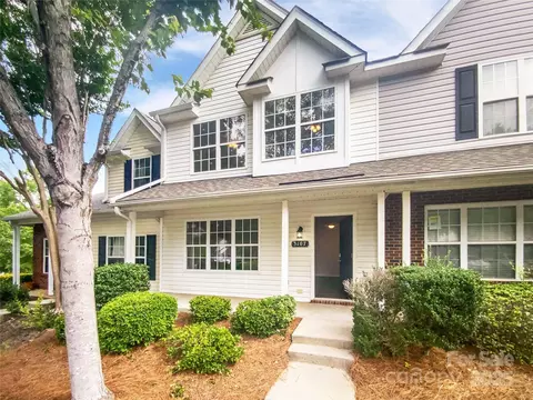 3107 Falling Rock Ct, Charlotte, NC 28213