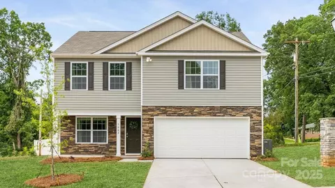 5002 Beargrass Dr, Dallas, NC 28034