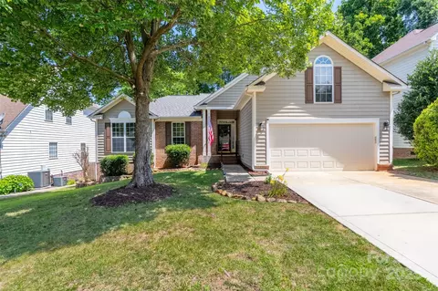 126 Foxtail Dr, Mooresville, NC 28117
