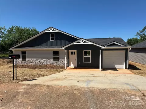 393 Pickens St, Chesnee, SC 29323