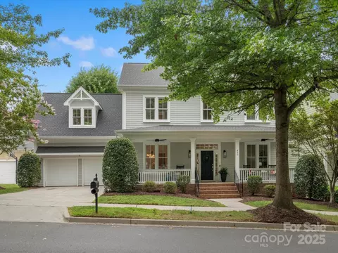 820 Stratford Run Dr, Fort Mill, SC 29708