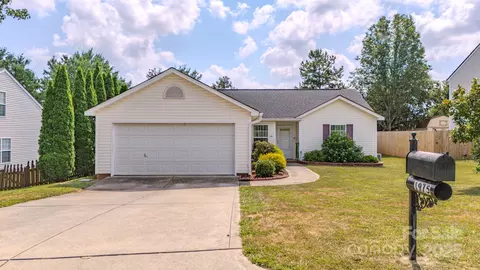 1975 8th Street Se Ln SE, Hickory, NC 28602