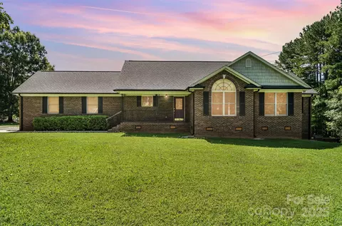 956 Mariposa Rd, Stanley, NC 28164