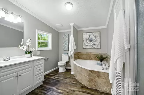 Bath - 2511 Swanson Rd, Crouse, NC 28033 photo 1 of 5