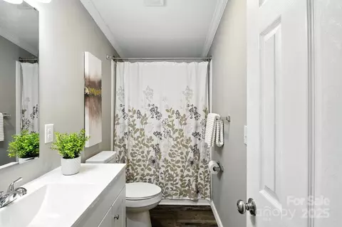 Bath - 2511 Swanson Rd, Crouse, NC 28033 photo 4 of 5