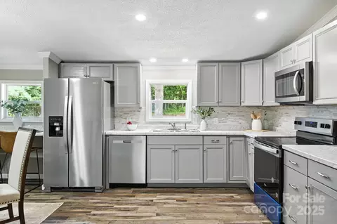 Kitchen - 2511 Swanson Rd, Crouse, NC 28033 photo 1 of 2