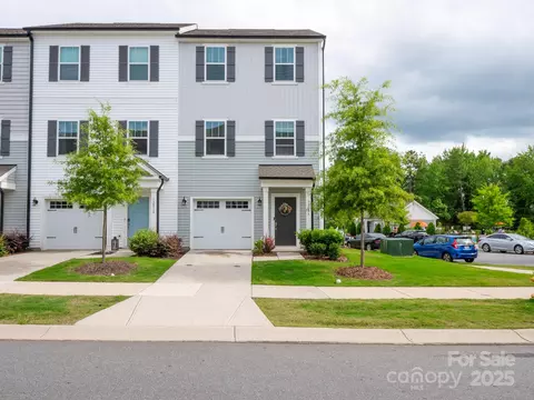 12006 Chesapeake Mallard Dr, Charlotte, NC 28262