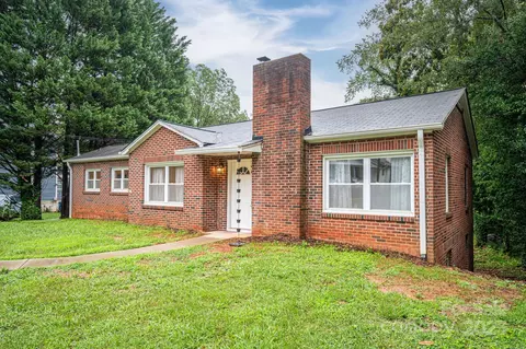 727 3rd Nw Ave NW, Hickory, NC 28601