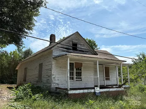 921 Loft Ln, Lancaster, SC 29720