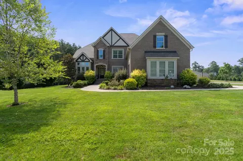 805 Hidden Pond Ln, Waxhaw, NC 28173