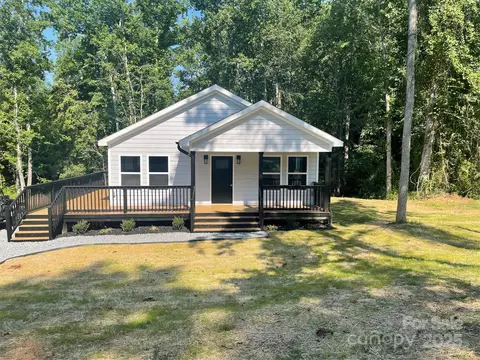 304 Maryland Dr, Forest City, NC 28043