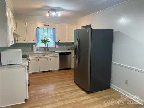 470 Roger Dr, Salisbury, NC 28147 photo 4