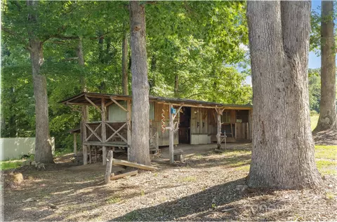 Exterior - 735 Edmiston Rd, Mount Ulla, NC 28125 photo 3 of 5
