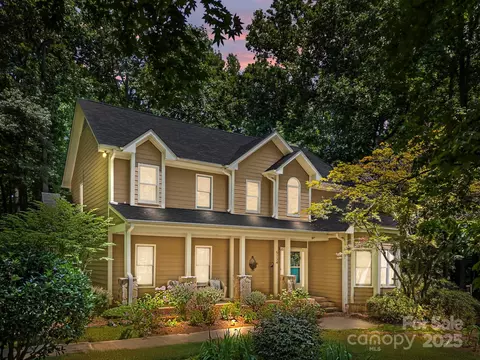 5134 Tracewood Ct, Charlotte, NC 28215