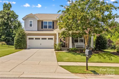130 E Warfield Dr, Mooresville, NC 28115