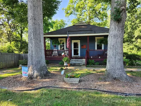 323 Johnson St, Mount Holly, NC 28120