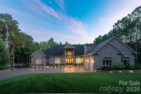 305 Mallard Dr, New London, NC 28127