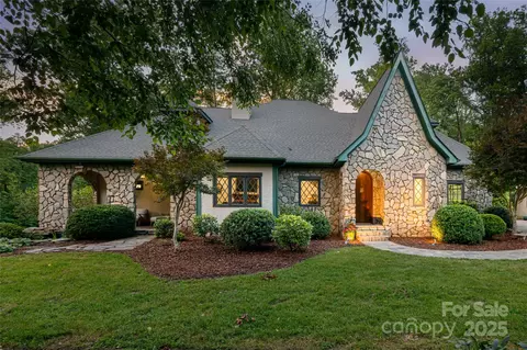 31 Sumner Pl, Asheville, NC 28804