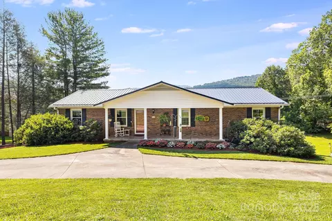 23 Sun Up Ln, Candler, NC 28715