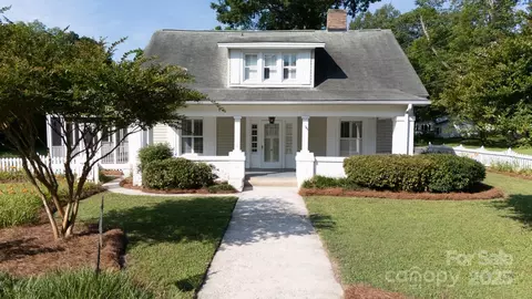 221 Kings Mountain St, Clover, SC 29710