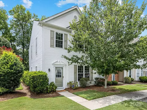 6913 Rothchild Dr, Charlotte, NC 28270