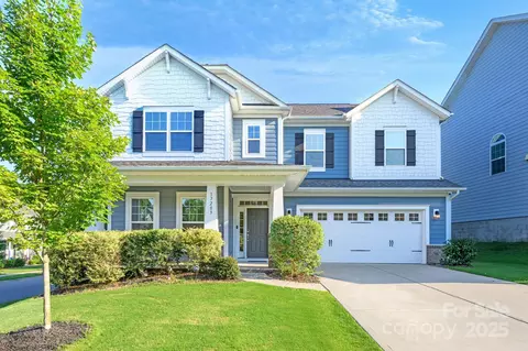 17203 Summers Walk Blvd, Davidson, NC 28036