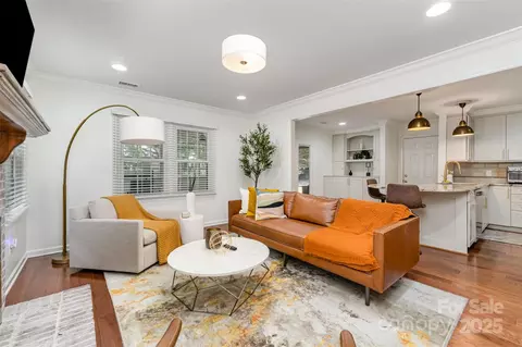 Living - 3106 Windstream Ct, Charlotte, NC 28210 photo 3 of 3