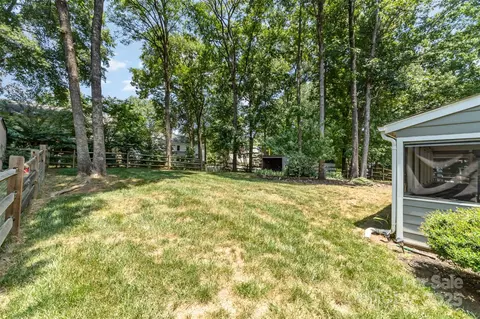 Exterior - 3106 Windstream Ct, Charlotte, NC 28210 photo 6 of 7