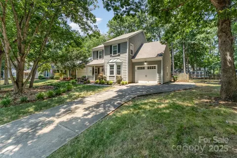 3106 Windstream Ct, Charlotte, NC 28210