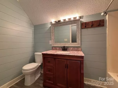 Bath - 154 Cedar Rd, Hickory, NC 28601 photo 3 of 3