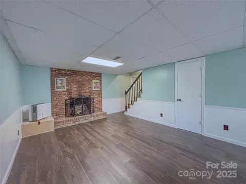 Living - 154 Cedar Rd, Hickory, NC 28601 photo 6 of 6