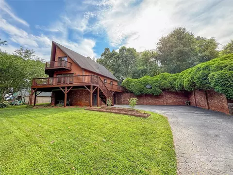 Exterior - 154 Cedar Rd, Hickory, NC 28601 photo 3 of 6