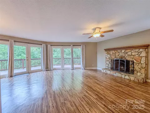 Living - 154 Cedar Rd, Hickory, NC 28601 photo 2 of 6