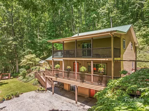 747 Bear Cove Cir, Bryson City, NC 28713