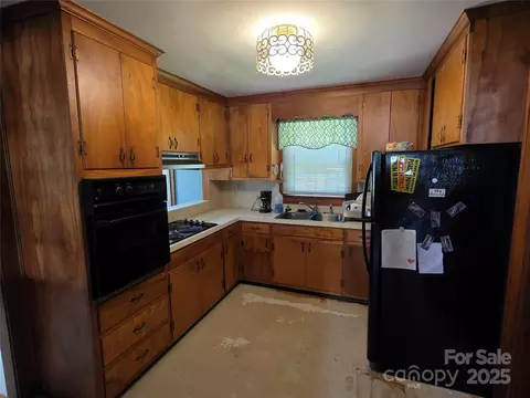 Kitchen - 7335 Us Highway 52 Hwy, Salisbury, NC 28146 photo 1 of 1
