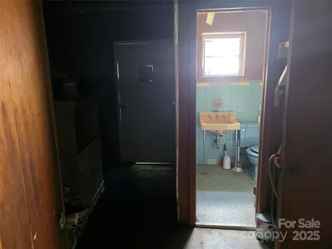 Entry Way - 7335 Us Highway 52 Hwy, Salisbury, NC 28146 photo 1 of 4