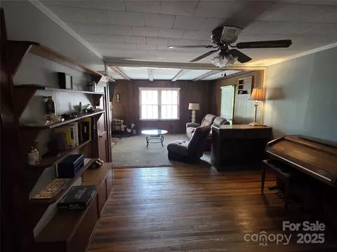 Living - 7335 Us Highway 52 Hwy, Salisbury, NC 28146 photo 2 of 3
