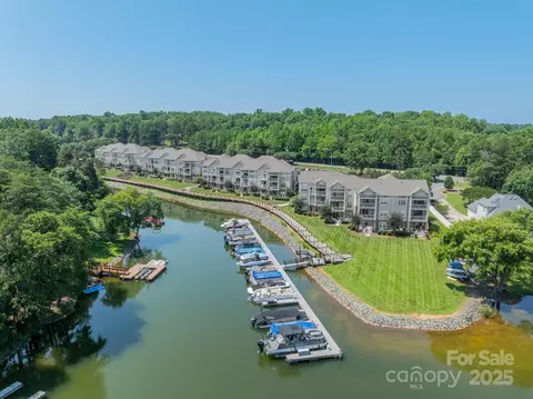 104 Pier 33 303 Dr #303, Mooresville, NC 28117