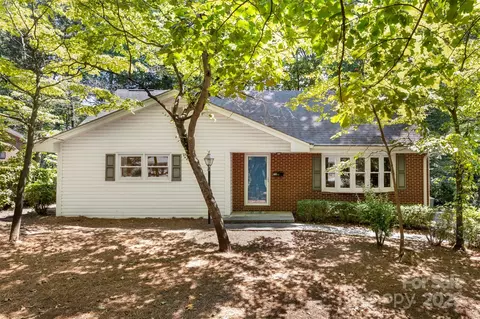 1212 Monroe Dr, Gastonia, NC 28054