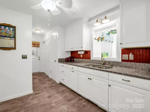 Kitchen - 313 Resada Dr, Brevard, NC 28712 photo 2 of 3