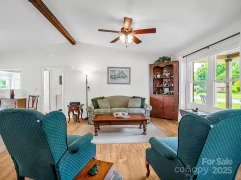 Living - 313 Resada Dr, Brevard, NC 28712 photo 4 of 7