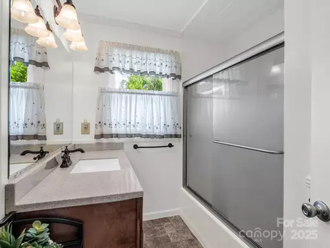 Bath - 313 Resada Dr, Brevard, NC 28712 photo 1 of 2