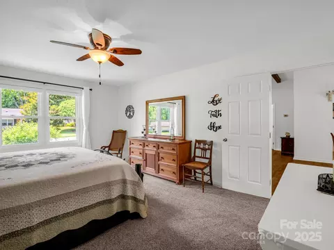 Bedroom - 313 Resada Dr, Brevard, NC 28712 photo 3 of 6