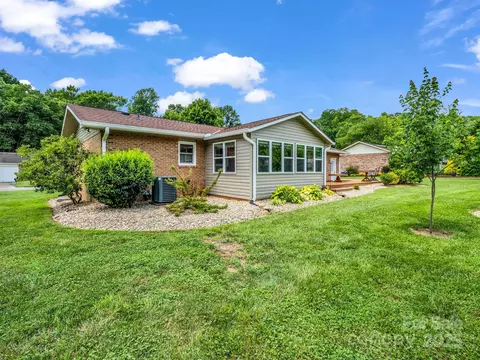 Exterior - 313 Resada Dr, Brevard, NC 28712 photo 5 of 10