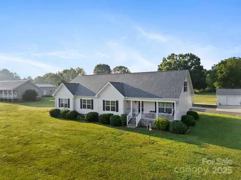 568 Faith Rd, Mooresville, NC 28115