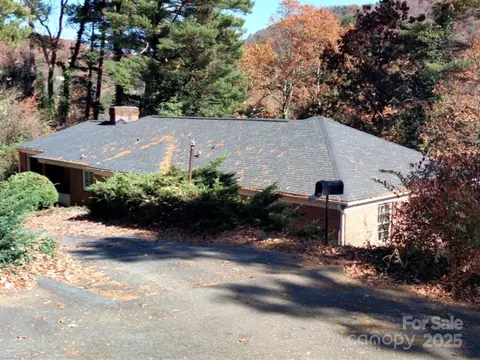 50 Kimberly Knoll Rd, Asheville, NC 28804
